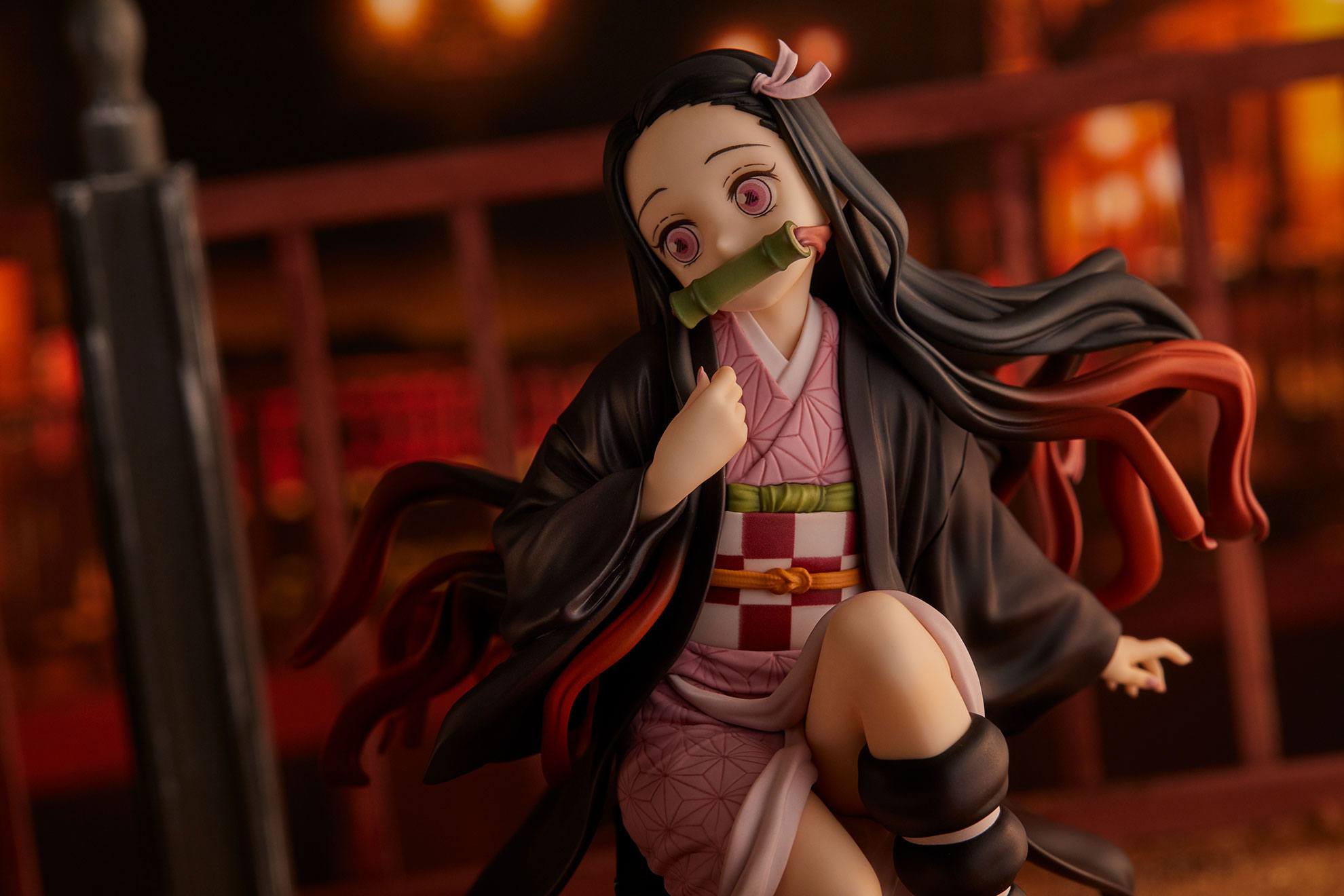 Descubre el apasionante mundo de Estatua Kimetsu no Yaiba Nezuko Kamado.