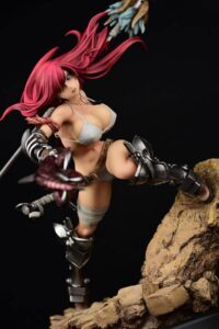 Descubre el apasionante mundo de Estatua Erza Scarlet the Knight.