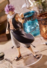 Descubre el apasionante mundo de Estatua Fairy Tail Natsu Dragneel 17cm.