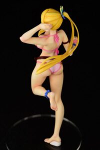 Descubre el apasionante mundo de Estatua Lucy Heartfilia Swimwear Side Tail.