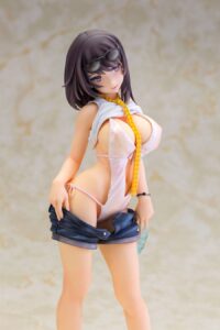 Descubre el apasionante mundo de Figura Hentai Kekemotsu Toshiue Kanojo 27 cm.
