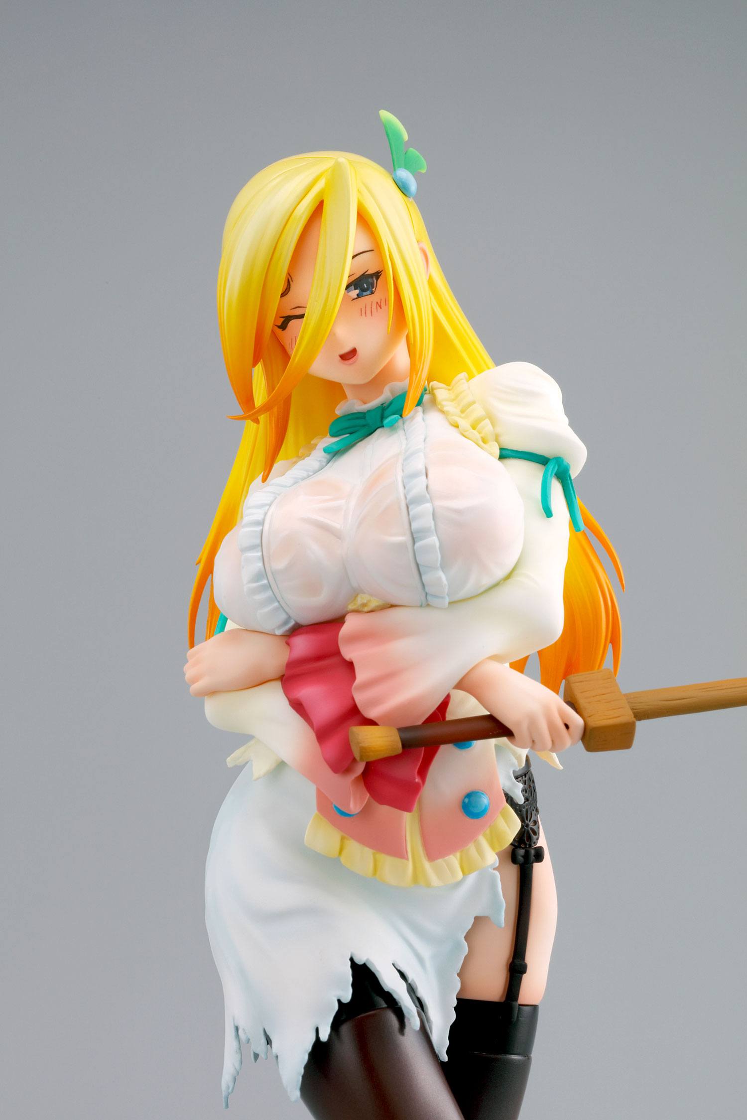 Descubre el apasionante mundo de Figura KonoSuba 2 Darkness Matchmaking Dress 24 cm.