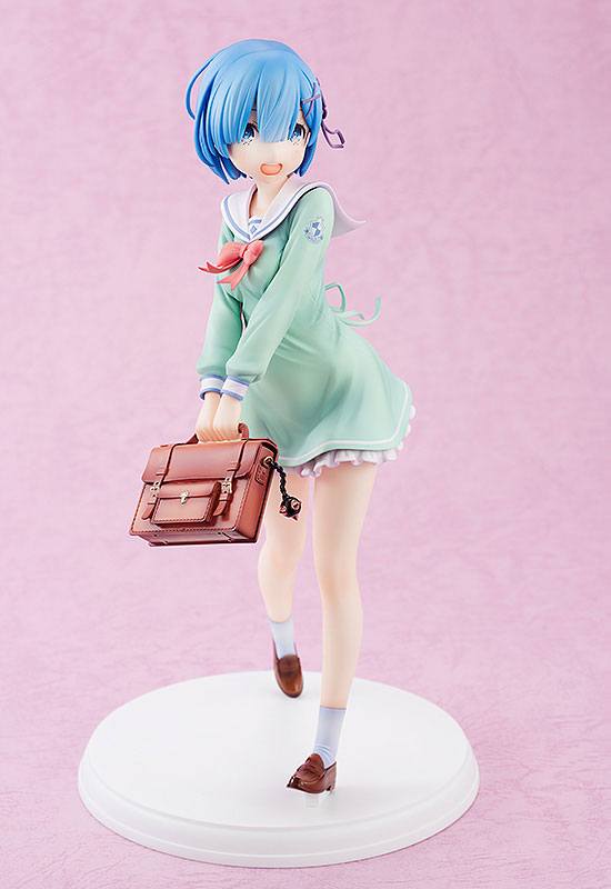 Descubre el apasionante mundo de Figura Re ZERO Starting Life in Another World Rem High School 23 cm.