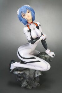 Descubre el apasionante mundo de Estatua Rei Ayanami Plugsuit 19cm.