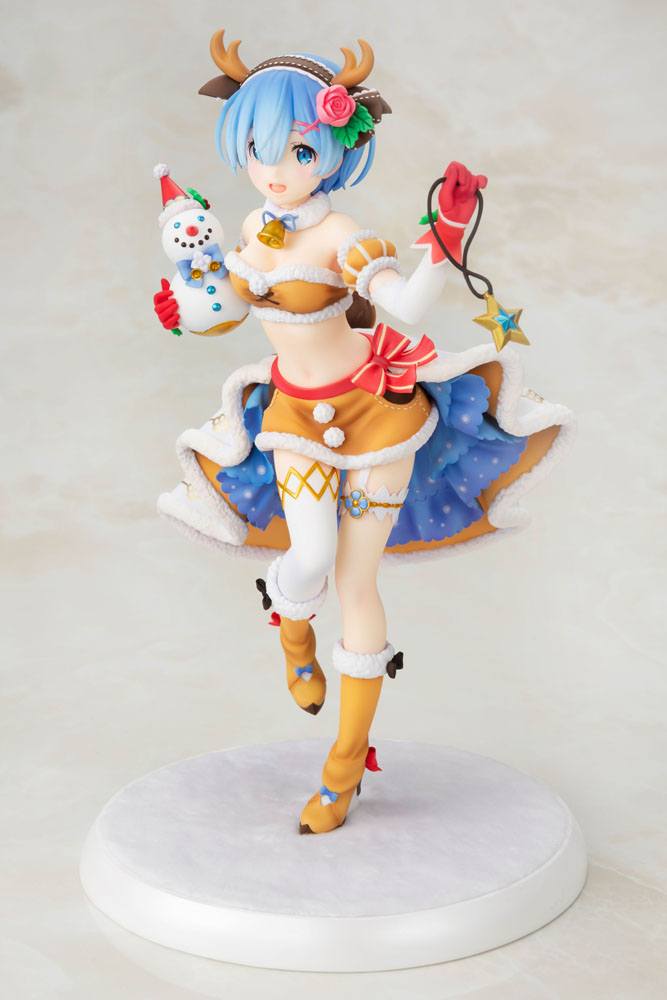 Descubre el apasionante mundo de Figura Rem Christmas Maid.