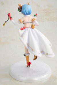 Descubre el apasionante mundo de Figura Rem Christmas Maid.