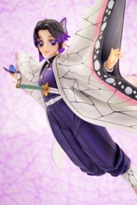 Descubre el apasionante mundo de Estatua Shinobu Kocho Demon Slayer 22cm.