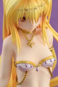 Descubre el apasionante mundo de Figura To Love-Ru Darkness Konjiki no Yami.