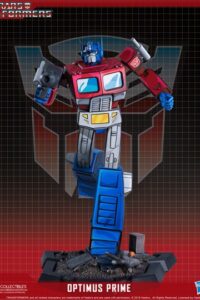 Descubre el apasionante mundo de Figura Transformers Classic Scale Optimus Prime 27 cm.