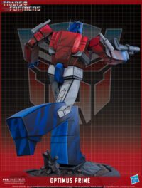 Descubre el apasionante mundo de Figura Transformers Classic Scale Optimus Prime 27 cm.