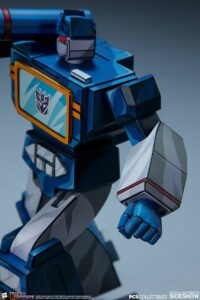 Descubre el apasionante mundo de Figura Transformers Classic Scale Soundwave 24 cm.