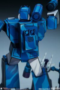 Descubre el apasionante mundo de Figura Transformers Classic Scale Soundwave 24 cm.