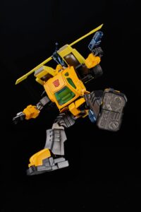 Descubre el apasionante mundo de Figura Transformers Furai Model Plastic Kit Bumblebee.