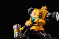 Descubre el apasionante mundo de Figura Transformers Furai Model Plastic Kit Bumblebee.
