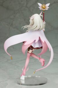 Descubre el apasionante mundo de Estatua Illyasviel Von Einzbern Phantasm.