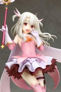 Descubre el apasionante mundo de Estatua Illyasviel Von Einzbern Phantasm.