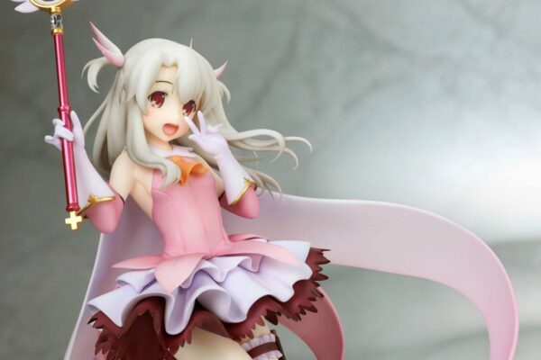 Descubre el apasionante mundo de Estatua Illyasviel Von Einzbern Phantasm.