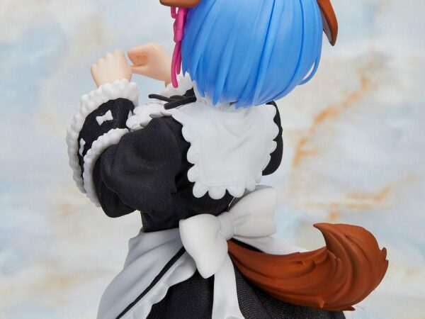 Descubre el apasionante mundo de Estatua Rem Memory Snow Dog.