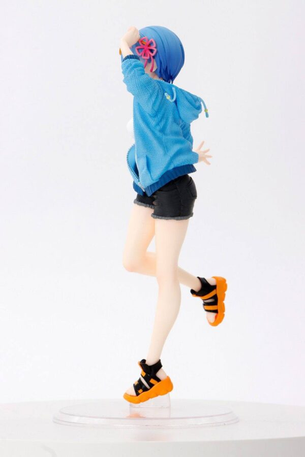 Descubre el apasionante mundo de Estatua Rem Sporty Summer.