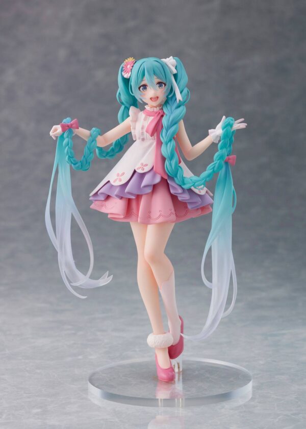 Descubre el apasionante mundo de Estatua Hatsune Miku Rapunzel Wonderland.