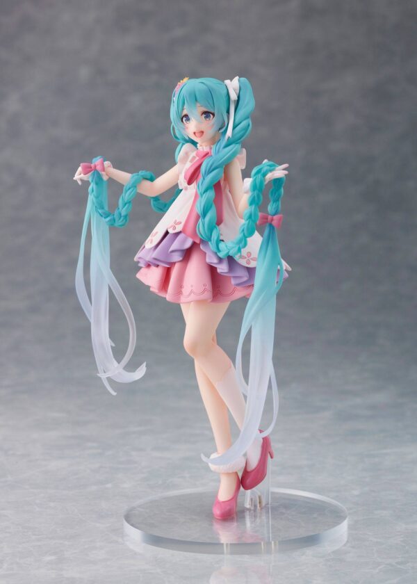 Descubre el apasionante mundo de Estatua Hatsune Miku Rapunzel Wonderland.