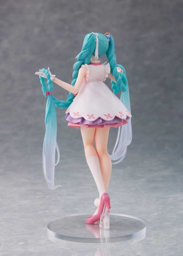 Descubre el apasionante mundo de Estatua Hatsune Miku Rapunzel Wonderland.