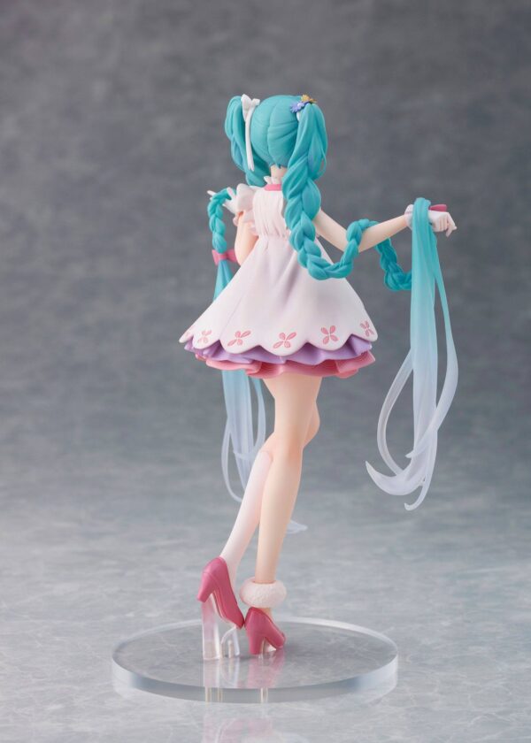 Descubre el apasionante mundo de Estatua Hatsune Miku Rapunzel Wonderland.