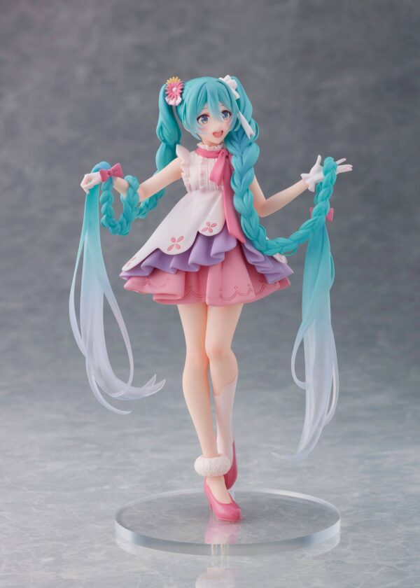 Descubre el apasionante mundo de Estatua Hatsune Miku Rapunzel Wonderland.