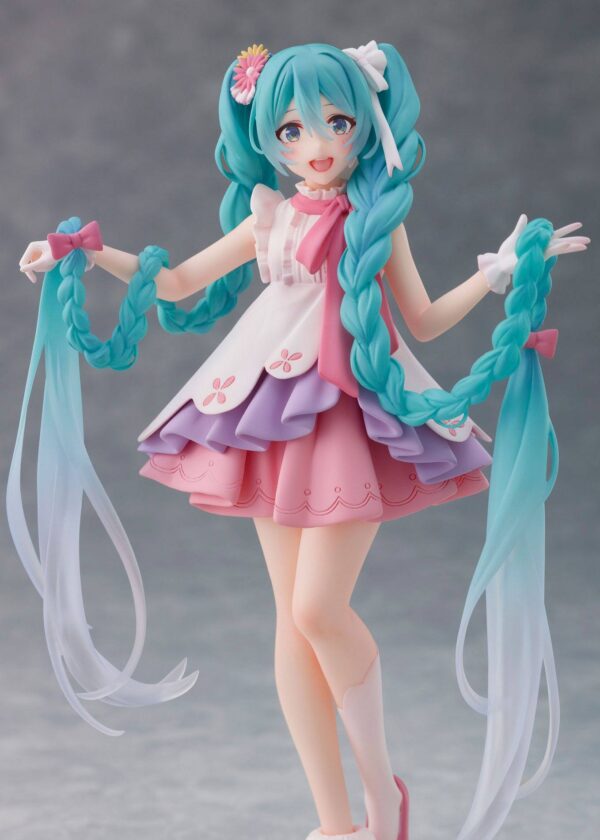 Descubre el apasionante mundo de Estatua Hatsune Miku Rapunzel Wonderland.