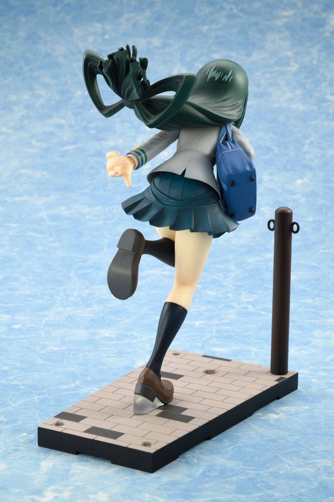 Descubre el apasionante mundo de Estatua Konekore Tsuyu Asui Uniform.