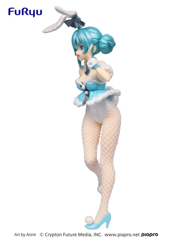 Descubre el apasionante mundo de Estatua Miku White Rabbit Pearl Color.