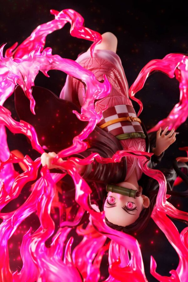 Estatua Nezuko Kamado Exploding Blood