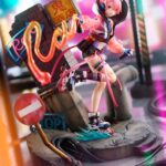 Descubre el apasionante mundo de Estatua Ram Neon City.