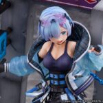 Descubre el apasionante mundo de Estatua Rem Neon City.