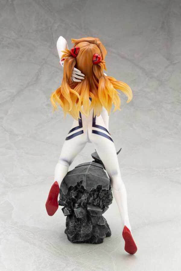 Descubre el apasionante mundo de Estatua Asuka Shikinami Langley White Plugsuit.
