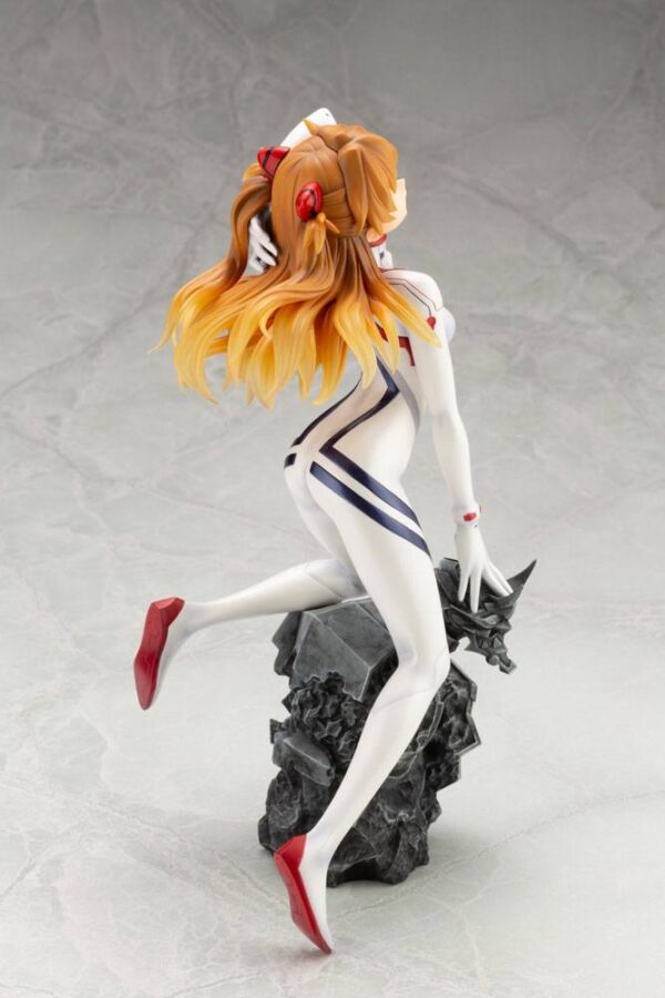 Descubre el apasionante mundo de Estatua Asuka Shikinami Langley White Plugsuit.