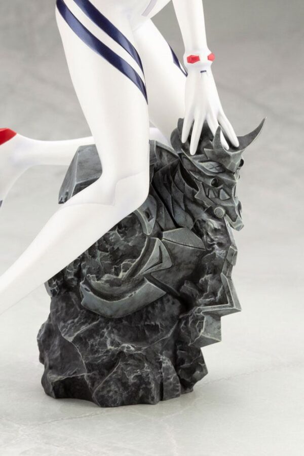 Descubre el apasionante mundo de Estatua Asuka Shikinami Langley White Plugsuit.