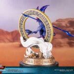 Descubre el apasionante mundo de Estatua Dark Magician Blue Version.