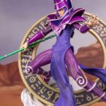 Descubre el apasionante mundo de Estatua Dark Magician Purple Version.