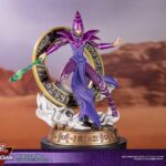 Descubre el apasionante mundo de Estatua Dark Magician Purple Version.