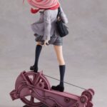 Descubre el apasionante mundo de Estatua Zero Two School Uniform.