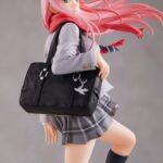 Descubre el apasionante mundo de Estatua Zero Two School Uniform.
