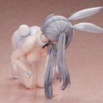 Descubre el apasionante mundo de Estatua Date A Bullet White Queen Bunny.