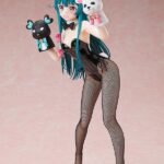 Descubre el apasionante mundo de Estatua Kuma Bear Yuna Bear Suit.