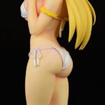 Descubre el apasionante mundo de Estatua Lucy Swimsuit Pure in Heart.