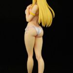 Descubre el apasionante mundo de Estatua Lucy Swimsuit Pure in Heart.