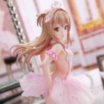 Descubre el apasionante mundo de Estatua Anmi Flamingo Ballet Kouhai-chan.