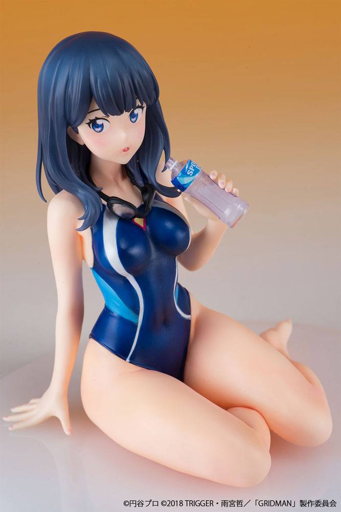 Descubre el apasionante mundo de Estatua Rikka Takarada Swimsuit.