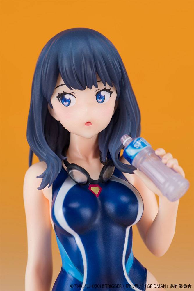 Descubre el apasionante mundo de Estatua Rikka Takarada Swimsuit.