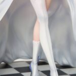 Descubre el apasionante mundo de Estatua 416 Moonlit Devotion.